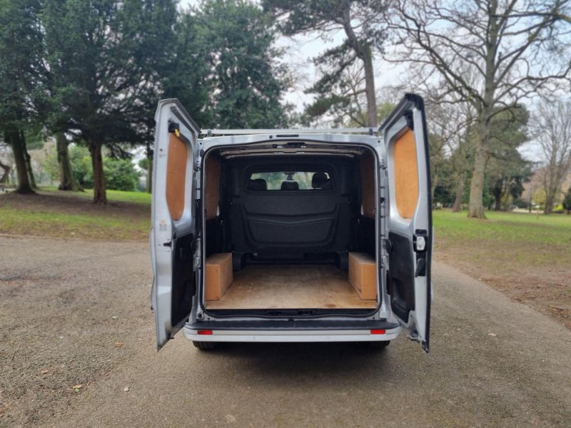RENAULT TRAFIC