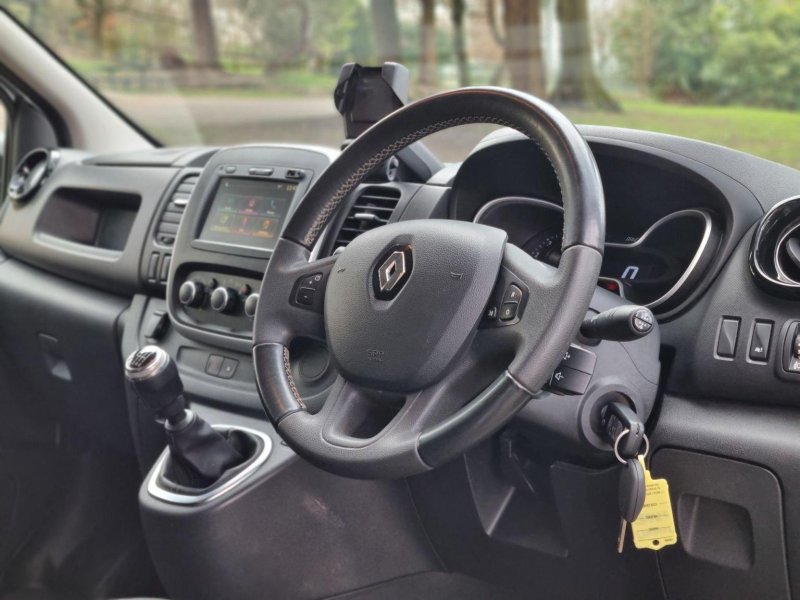 RENAULT TRAFIC