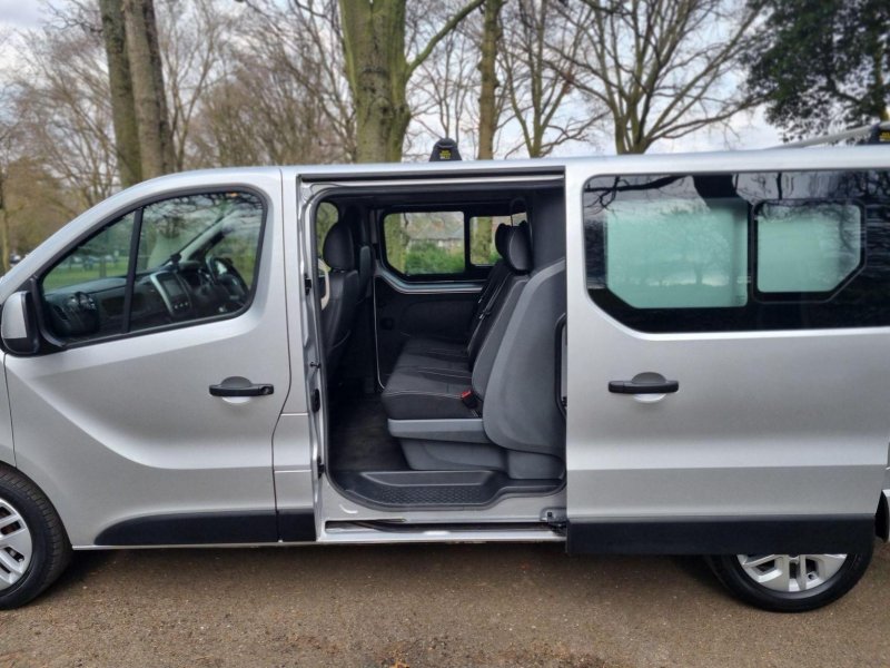 RENAULT TRAFIC
