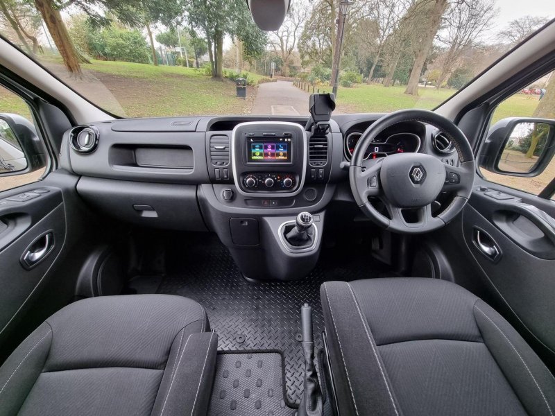 RENAULT TRAFIC