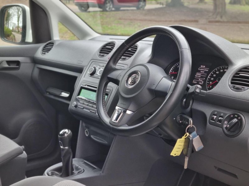 VOLKSWAGEN CADDY