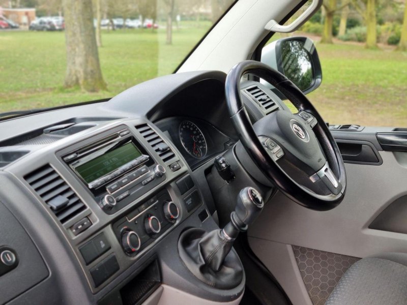 VOLKSWAGEN TRANSPORTER