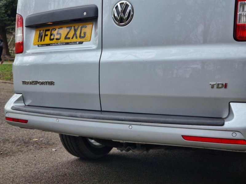 VOLKSWAGEN TRANSPORTER