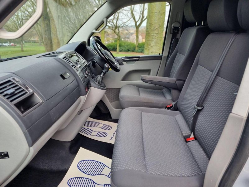 VOLKSWAGEN TRANSPORTER
