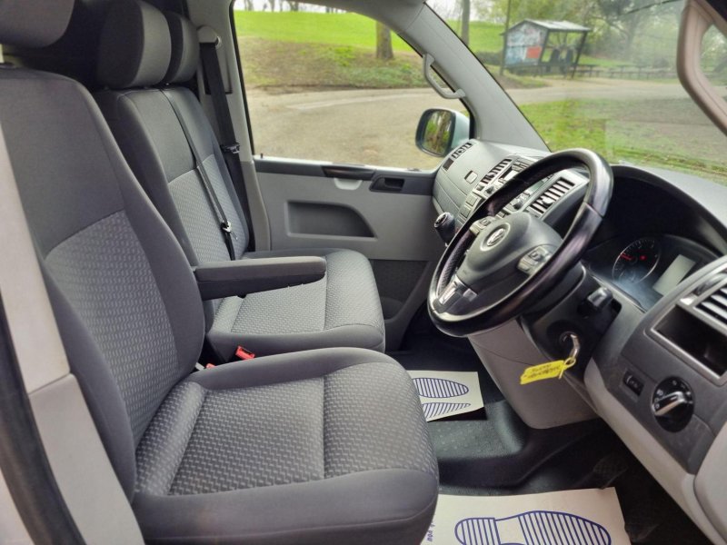 VOLKSWAGEN TRANSPORTER