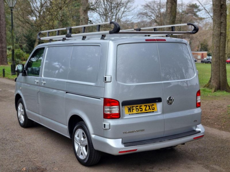 VOLKSWAGEN TRANSPORTER