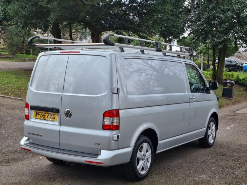 VOLKSWAGEN TRANSPORTER