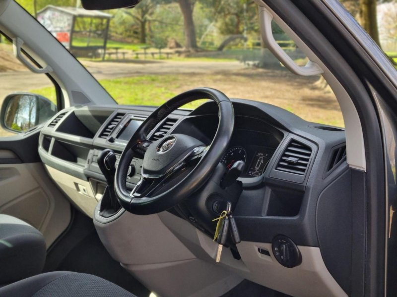 VOLKSWAGEN TRANSPORTER
