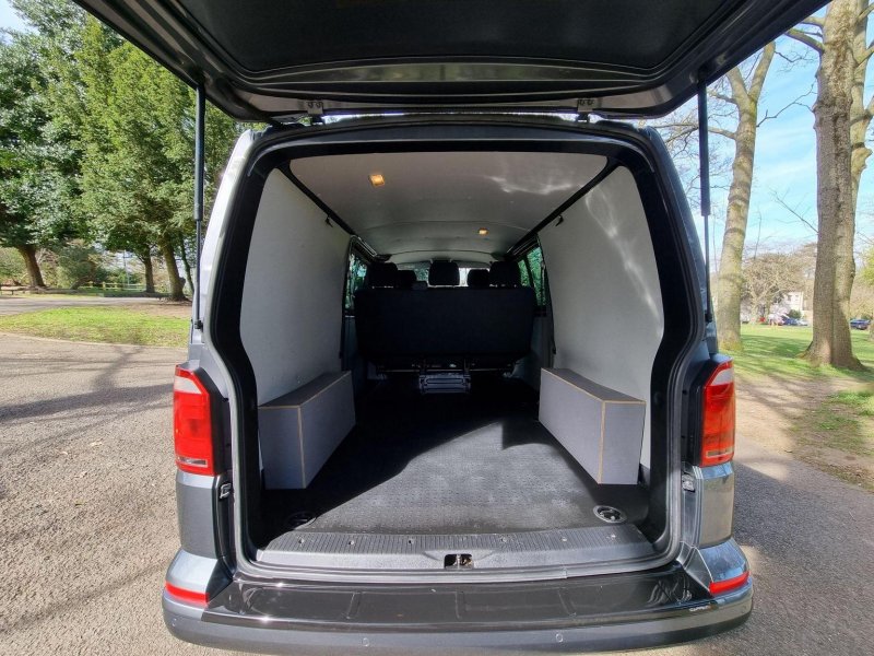 VOLKSWAGEN TRANSPORTER