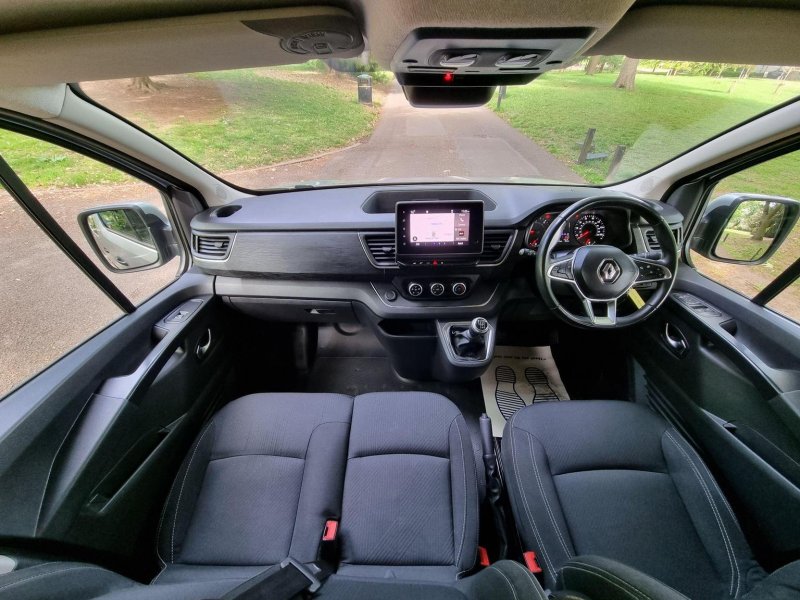 RENAULT TRAFIC