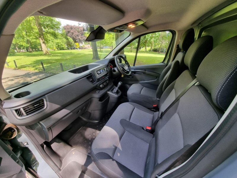 RENAULT TRAFIC