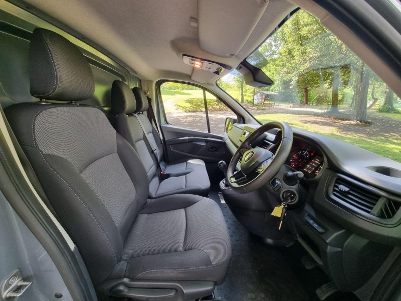 RENAULT TRAFIC