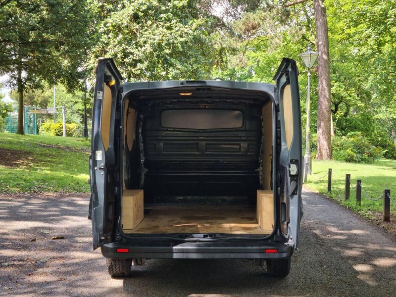 RENAULT TRAFIC