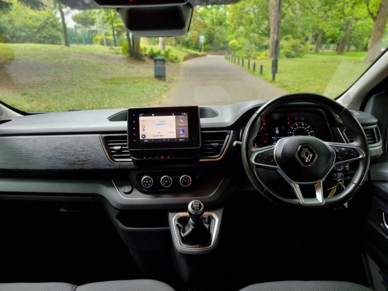 RENAULT TRAFIC
