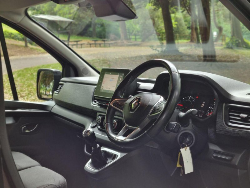 RENAULT TRAFIC