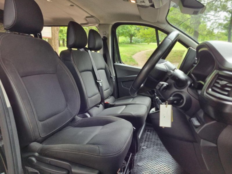 RENAULT TRAFIC